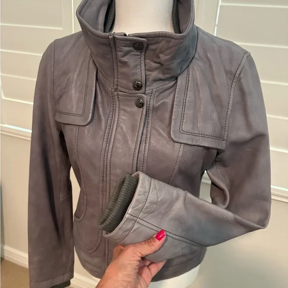Guess Women's Charcoal Gray Leather Jacket Size Small. - Picture 4 of 7